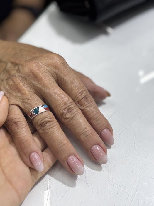 Все виды манекюрных услуг