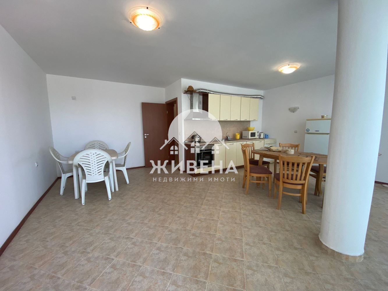 Продава 3-стаен апартамент - 120 кв.м, с.Божурец, общ. Каварна