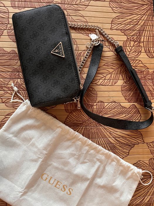 Нова чантичка Guess