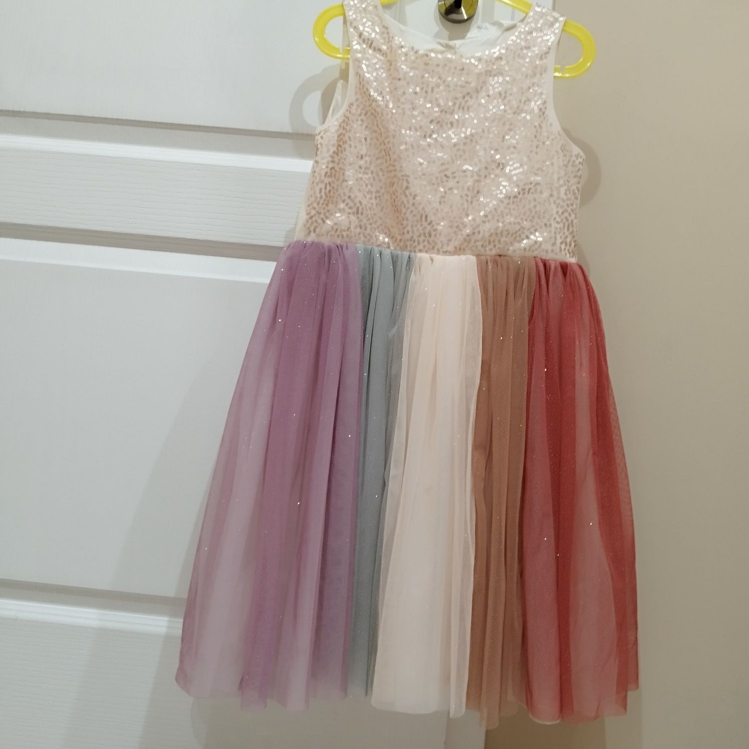 Рокля първи учебен ден contast, h&m 134-140