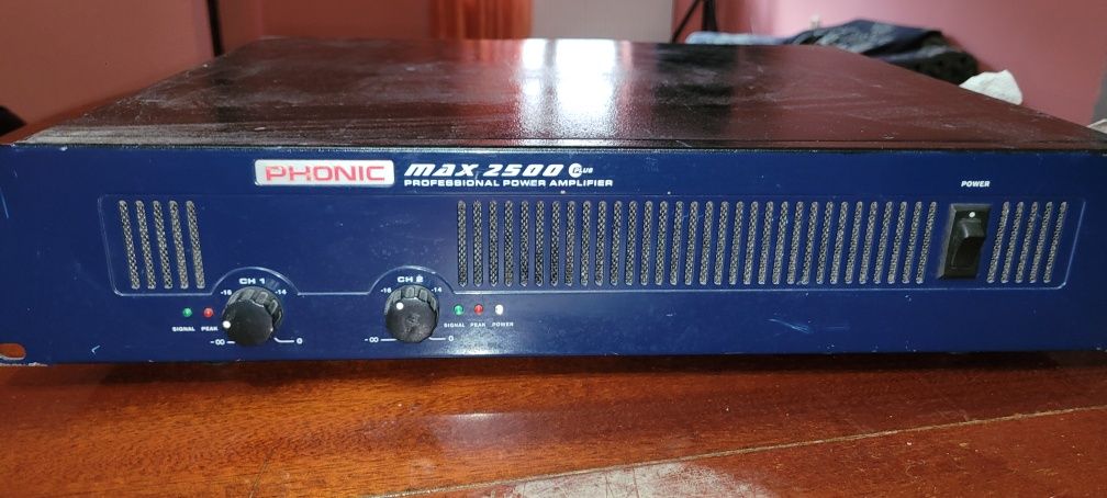 Amplificator Phonic max 2500 plus