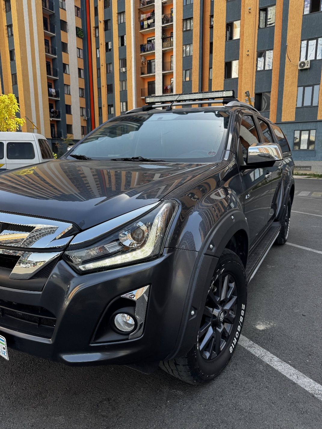 Isuzi D-MAX  holati alo