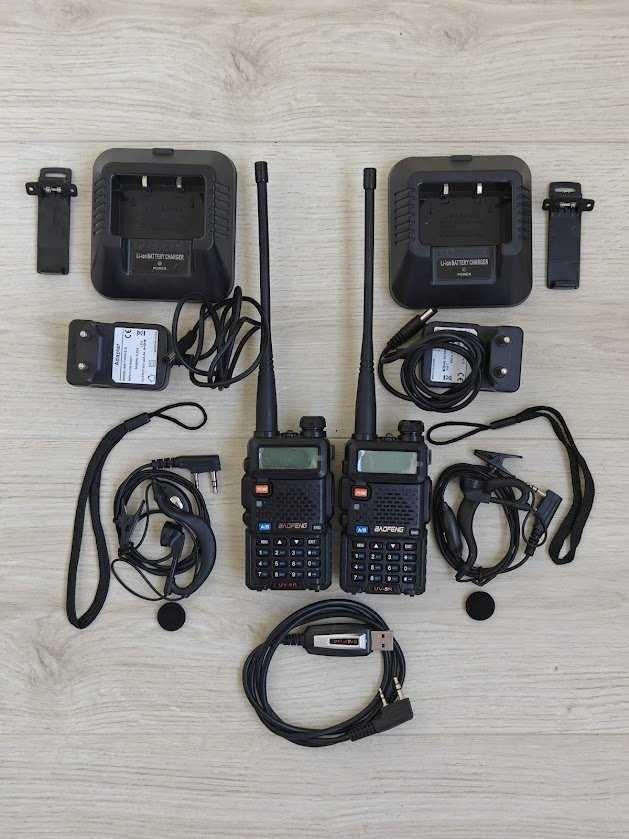 Set statii emisie receptie Baofeng UV-5R 8W programabile