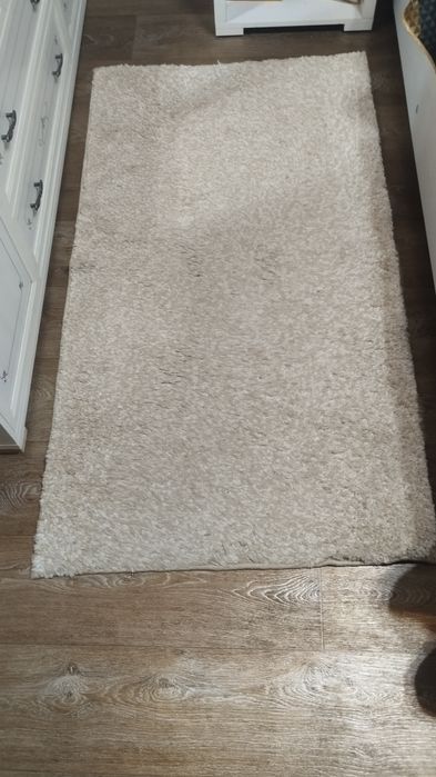 Продам ковер светло бежевого цвета.