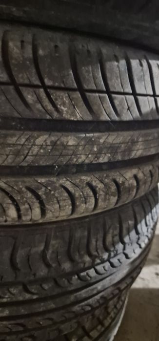 Vând cauciucuri vara 185 60 R14