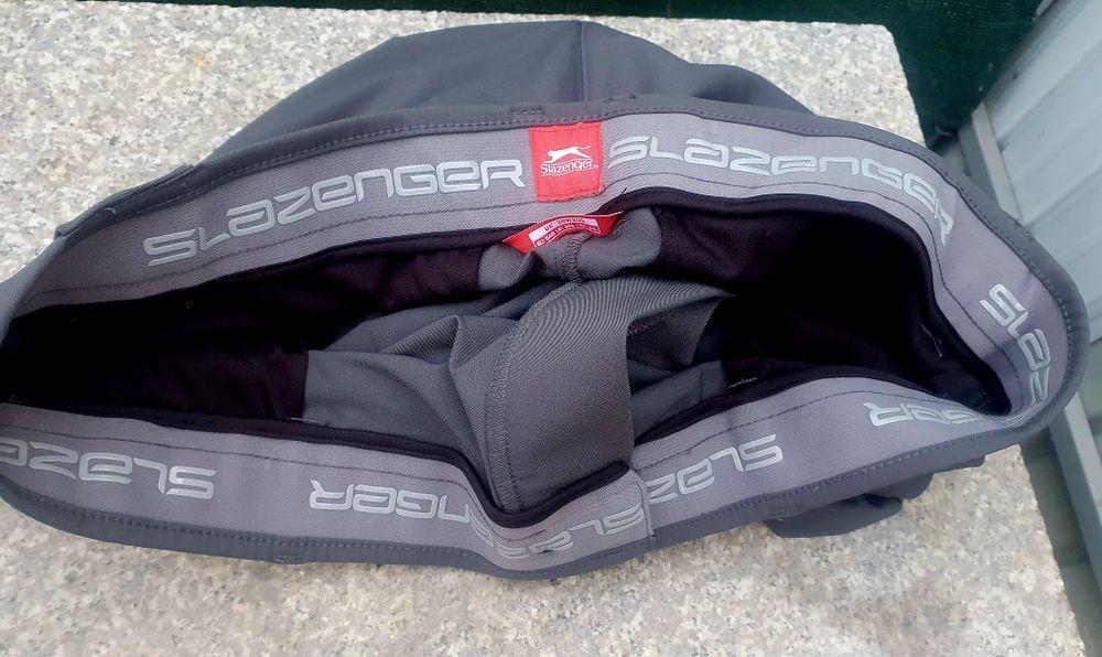 Pantaloni originali Slazenger /Noi