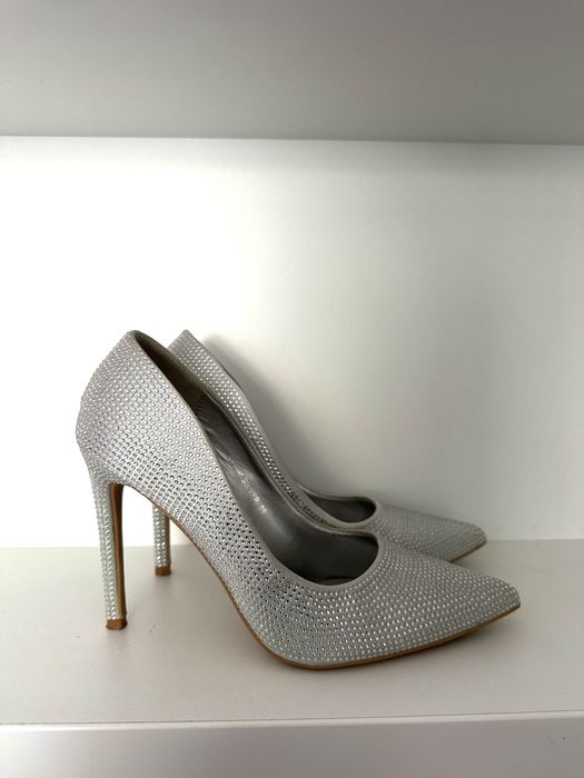 pantofi stiletto cu pietre
