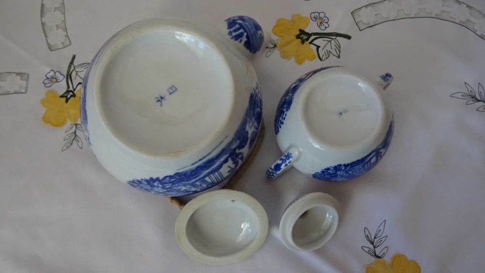 чайник и захарница (Nippon),  "Япония".
