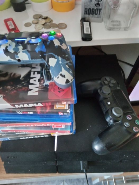 Пс 4 два джоистика и плус 7 игри