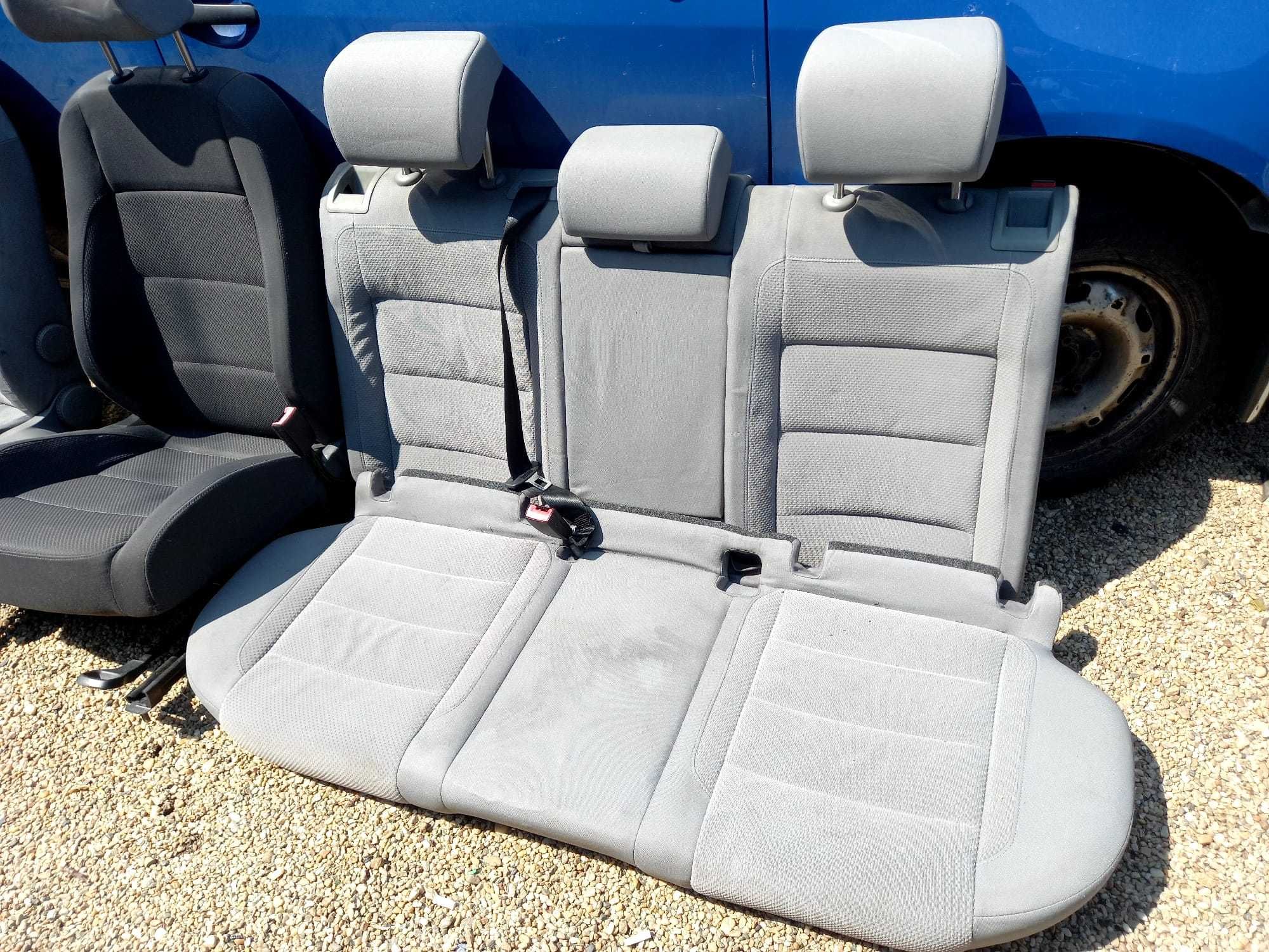 Vw Golf 5 break, set scaune fata banchete spate tetiere.