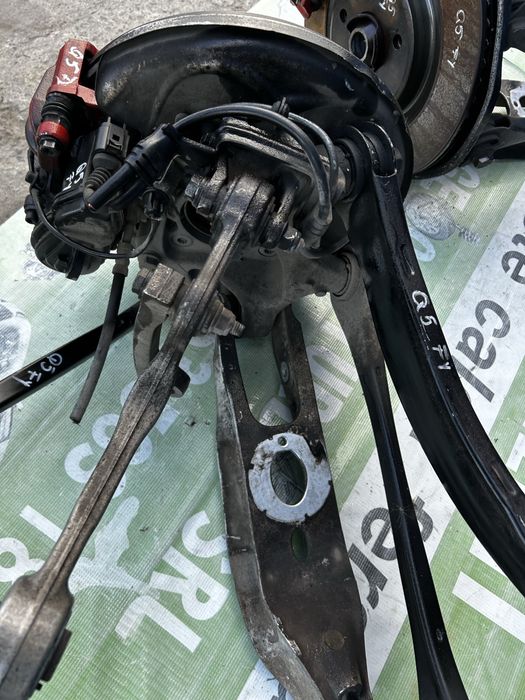 Fuzetă dreapta spate completă cu brațe și basculă Audi Q5 FY 2.0 Tdi