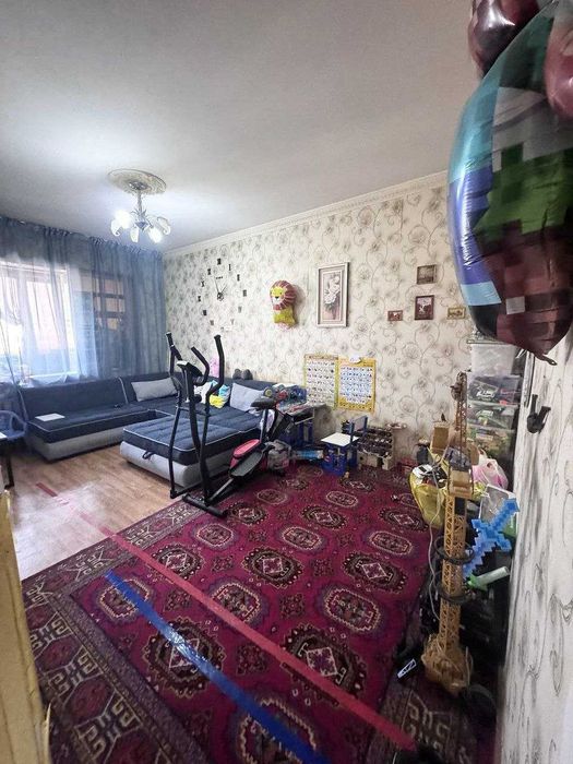 Срочно !!!  Продаётся 3-х комнатная квартира