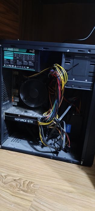 Компьютер (хорош под игры)