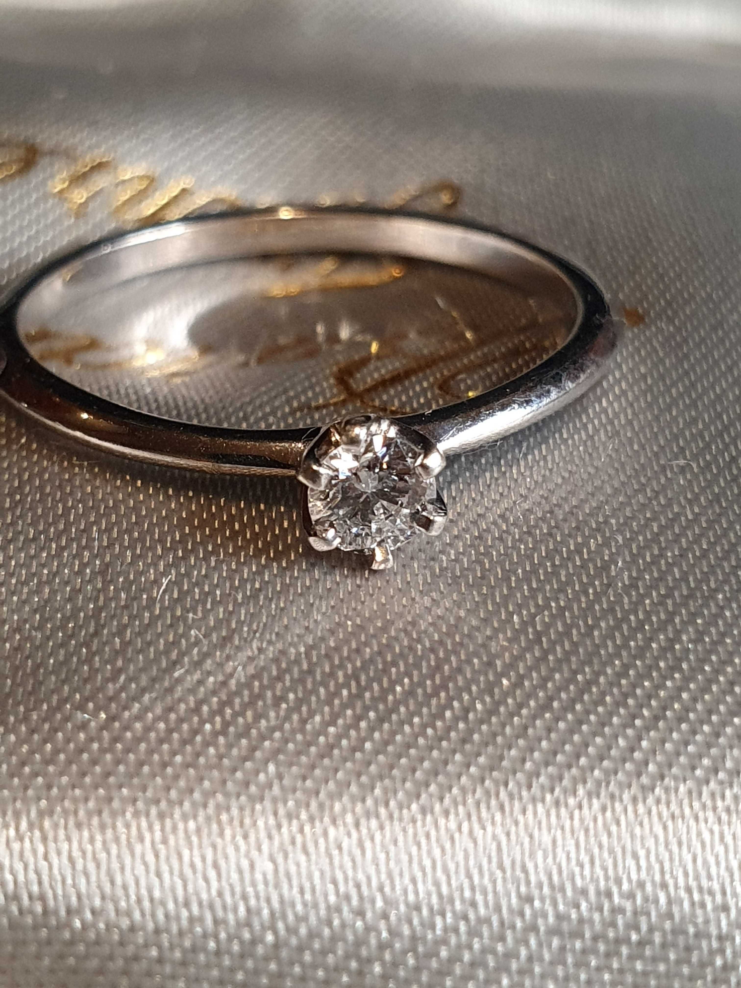 Inel logodna argint cu diamant natural 0,15ct Wesselton SI