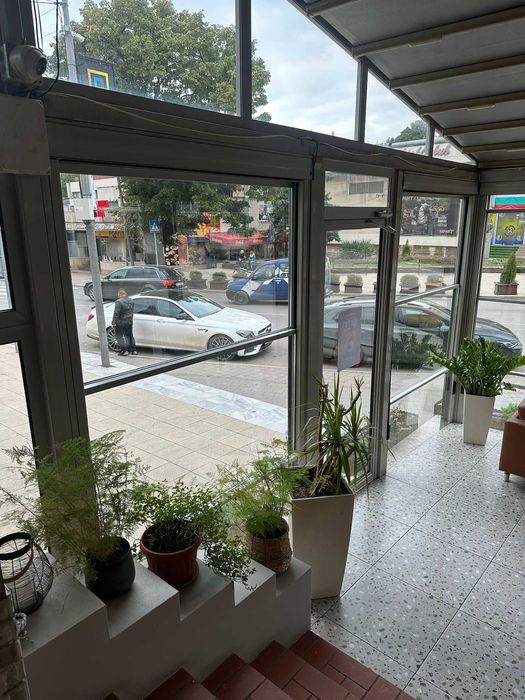 Цялостна остъклена конструкция за лятна градина