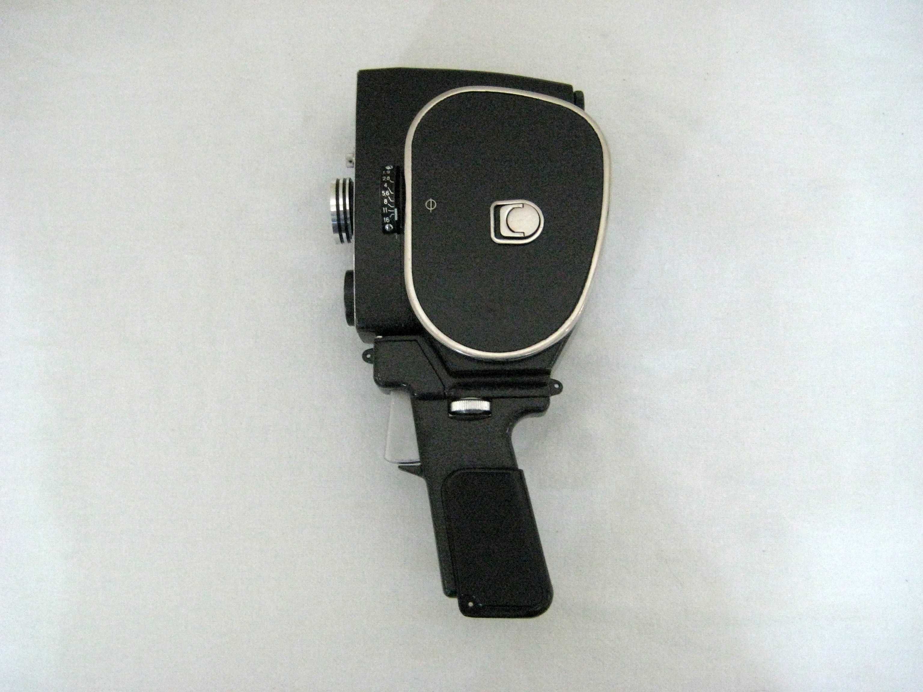 Кинокамера Кварц 2  1962 год киносъемочный аппарат идеальном состоянии