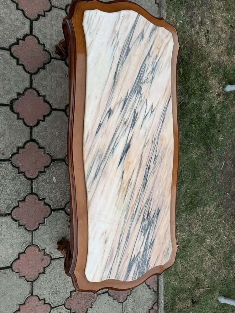 Masa de cafea stil baroc cu blat de marmura si 4 sertarase