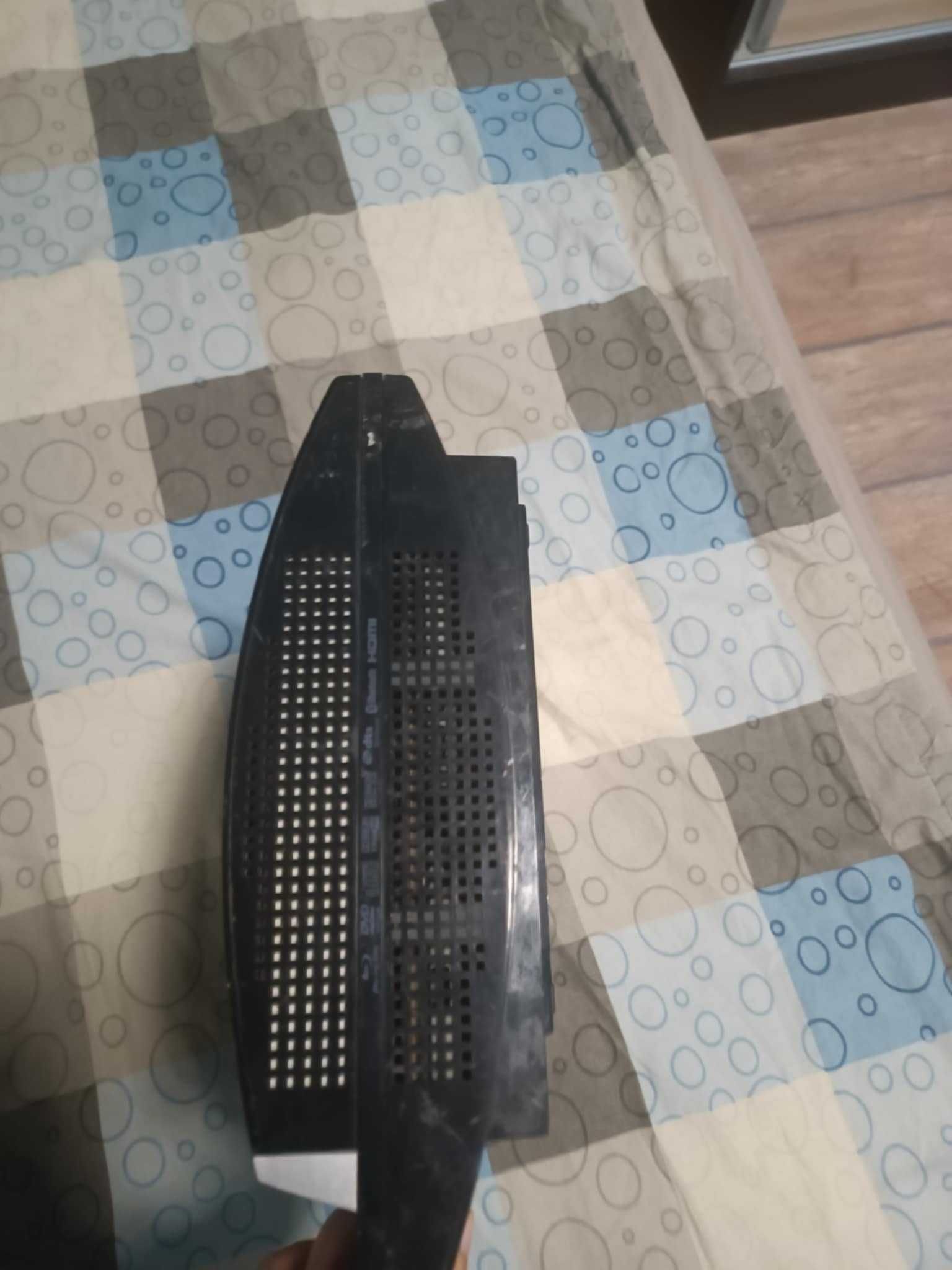 Продавам PlayStation 3 (без кабели)
