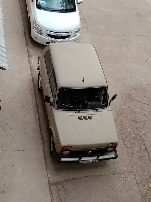 СРОЧНО СОТИЛАДИ             Niva 4x4 yili 1990  yurgani 164.000km brin
