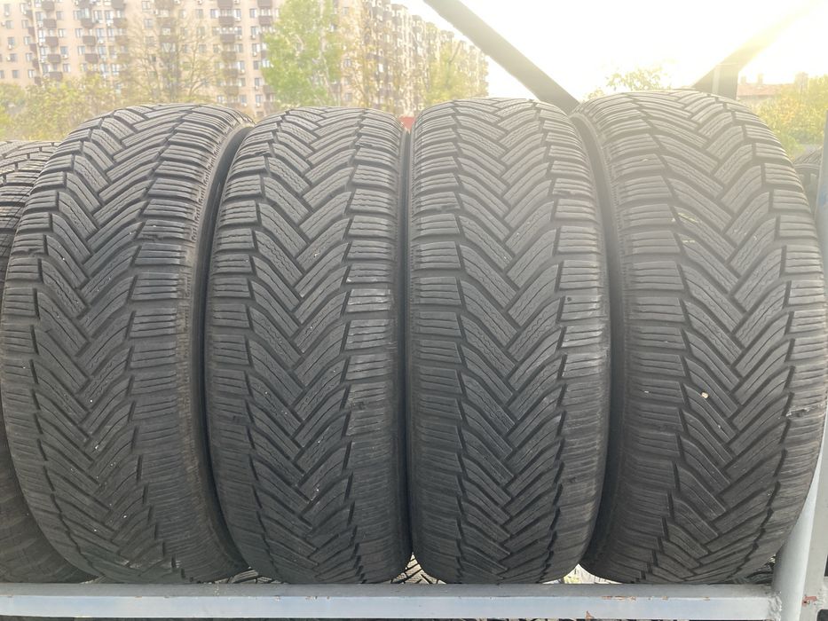 215/60/17 Michelin Alpin 6