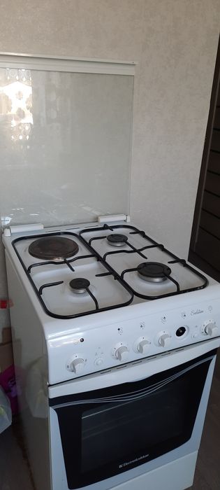 Продаётся комбинированная плита фирмы De Luxe Evolution