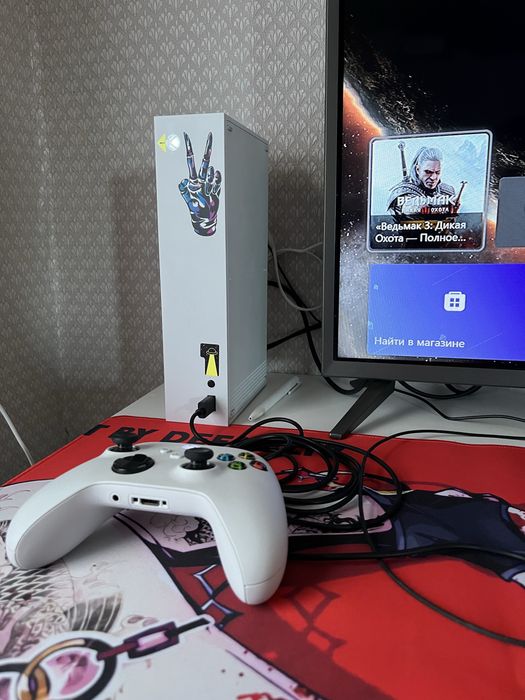 Xbox Series S в отличном состоянии