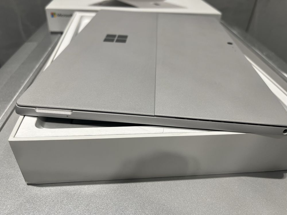 Surface pro LTE 4g i5 4gb 128 ssd Windows 10