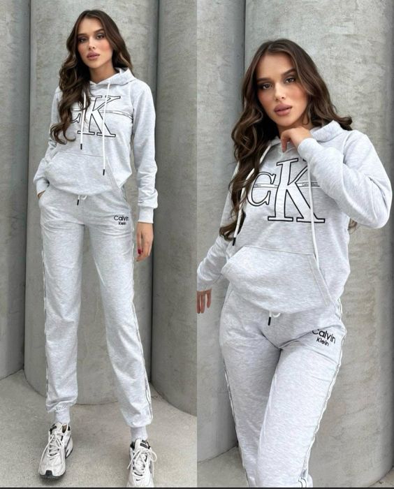 Дамски спортни екипи