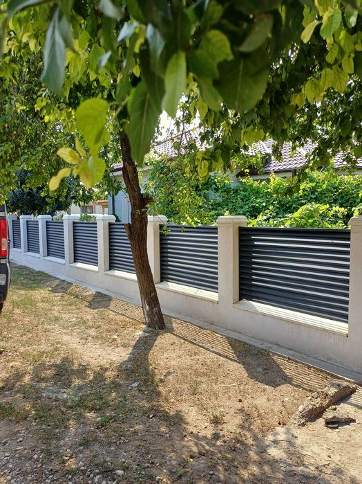 Garduri din panou stil jaluzele, sipca metalica, tabla, plasa si BCA