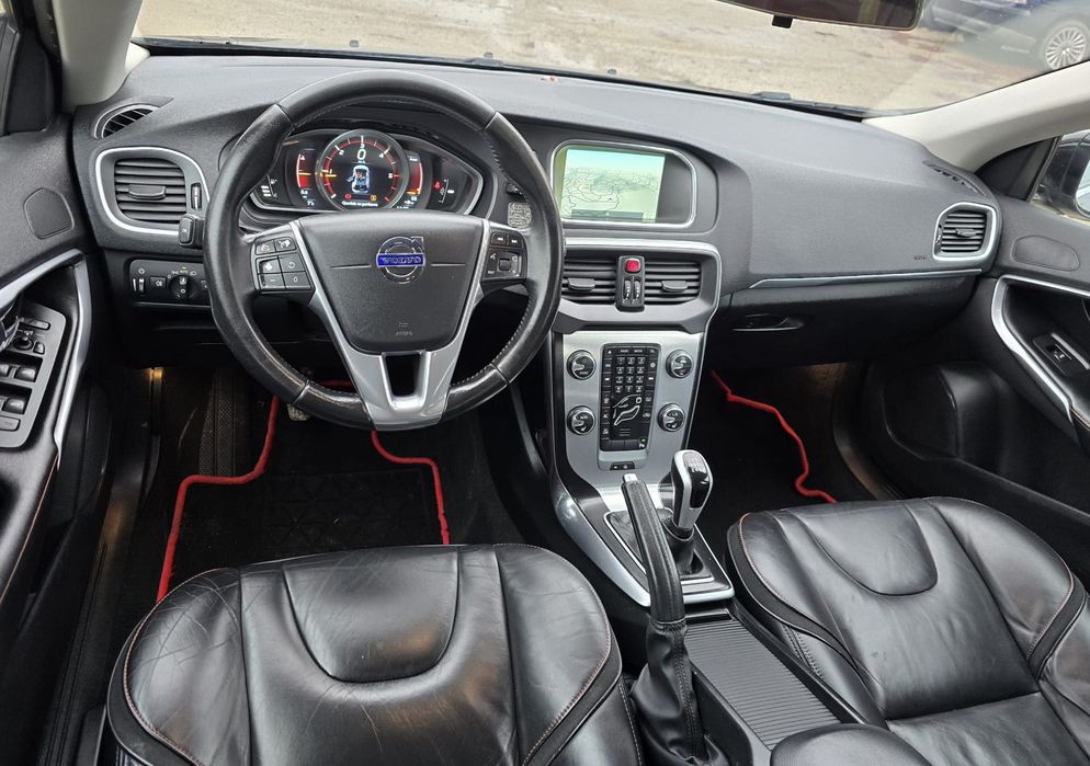 Volvo V40 Ocean Race *Euro 6*2.0diesel*piele*Led*Navi*