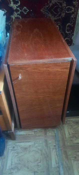 Стол - тумба, полированный