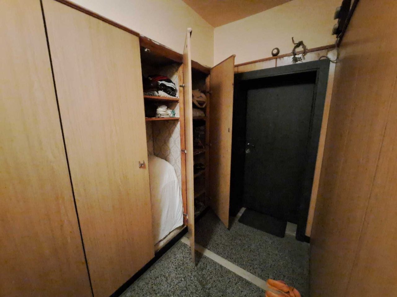 Продава се Четиристаен апартамент в Пловдив, Остромила - 96 кв.м за 1892 €/кв.м - Снимка #9
