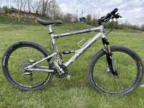 Bicicleta cube full suspension