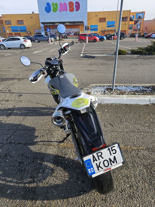 Husqwarna 701 supermoto