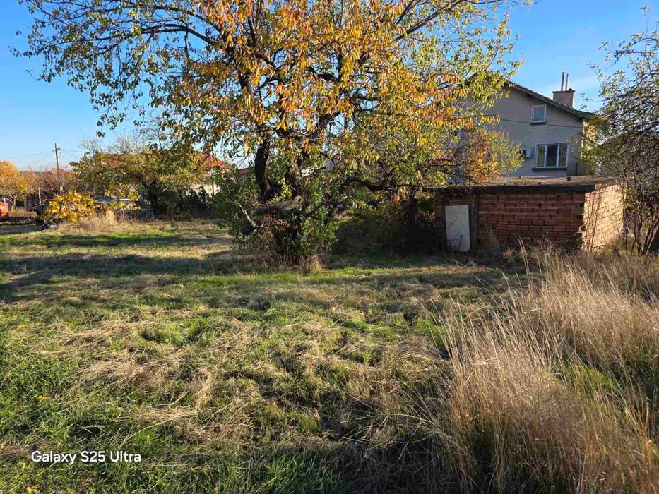 Продавам УПИ с.Подгумер