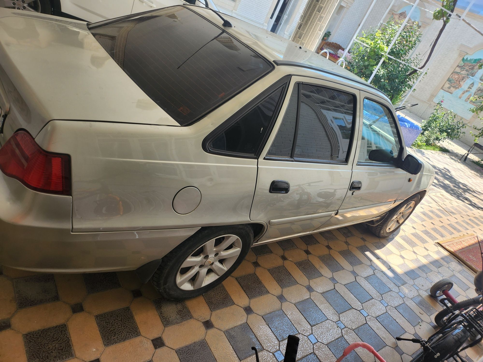 Arenda vikubga Nexsi 2 yoki naxtga sotiladi