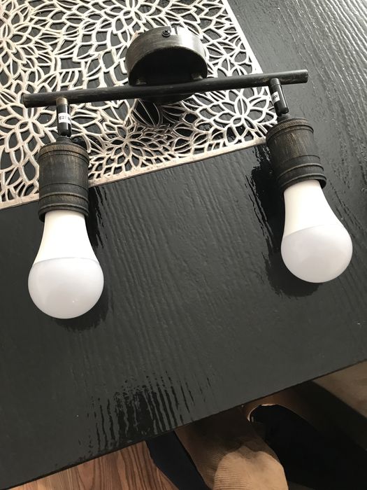 Aplici cu becuri cu leduri