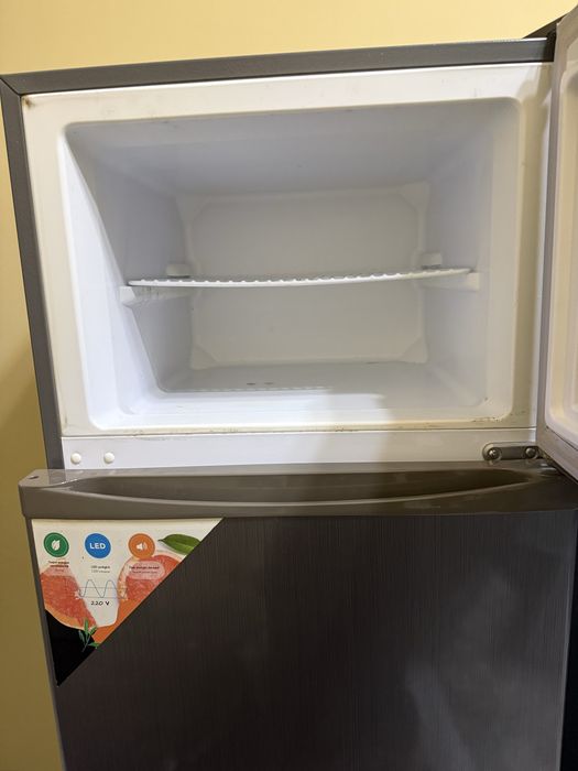 Холодильник сотилади