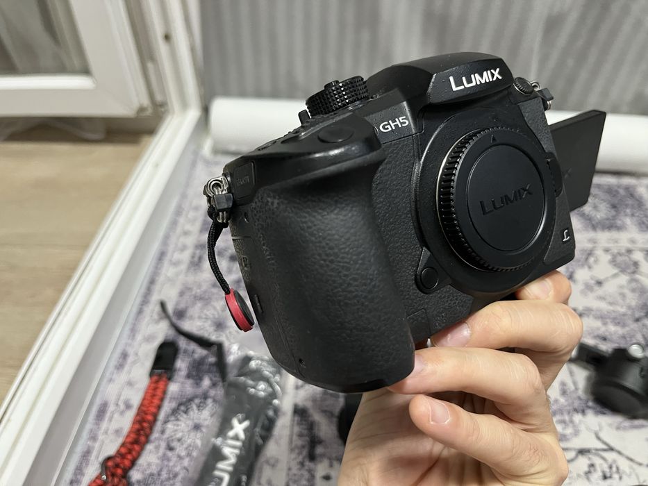 Продаю камеру panasonic lumix gh 5 , стабелизатор DJI ronin-sc2