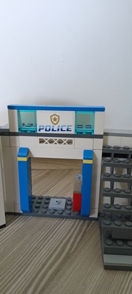 Set complet LEGO Poliția cu toate accesoriile