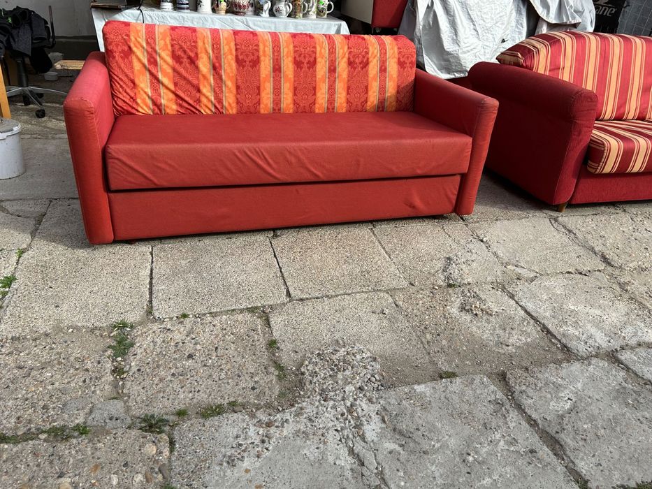 Canapea extensibila cu saltea inclusă