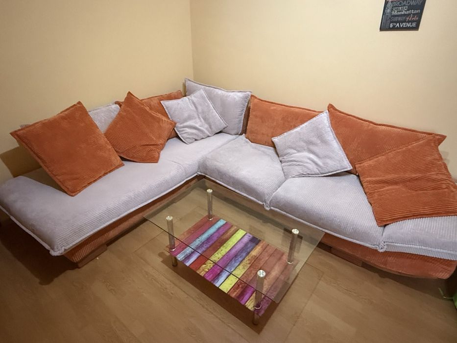 Ъглов диван+ маса