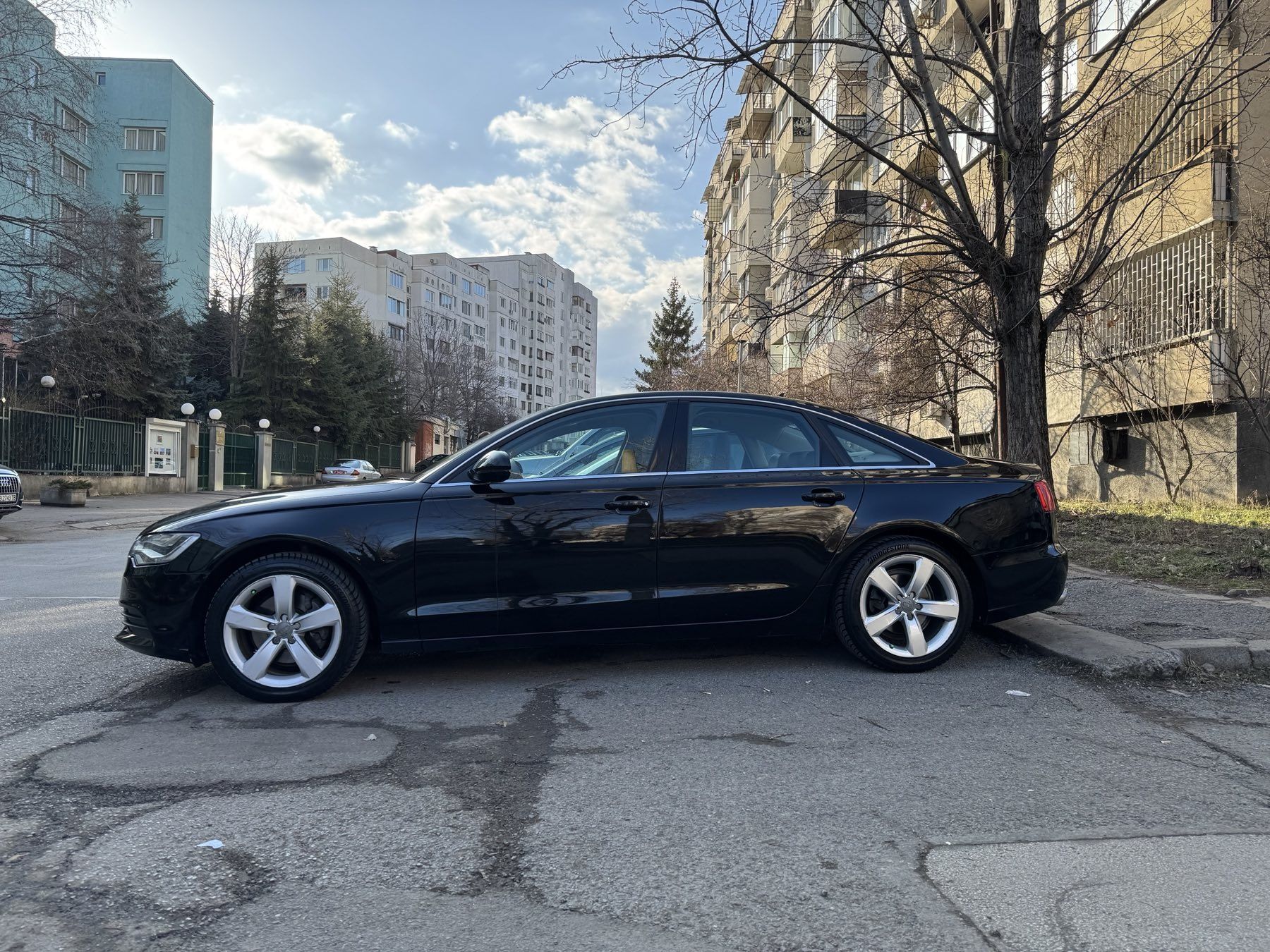 Кола Audi A6 2.8 FSI V6 S-tronik quattro