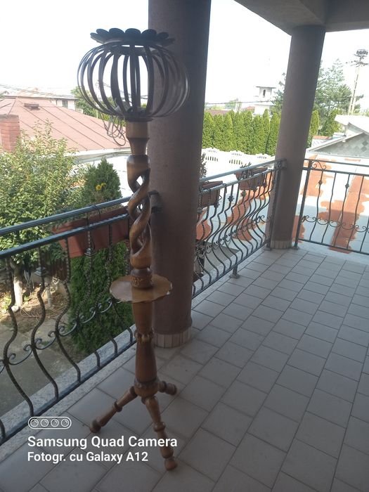Lampadar sculptat manual (veioza) lemn masiv înaltime 1,65m