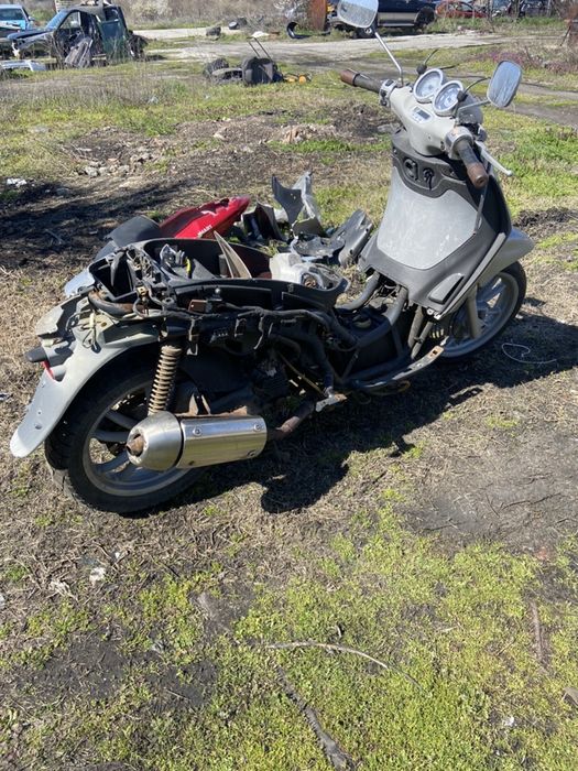 Piaggio Beverly 200  и 125 кубика 2003г на части пиаджо бевърли