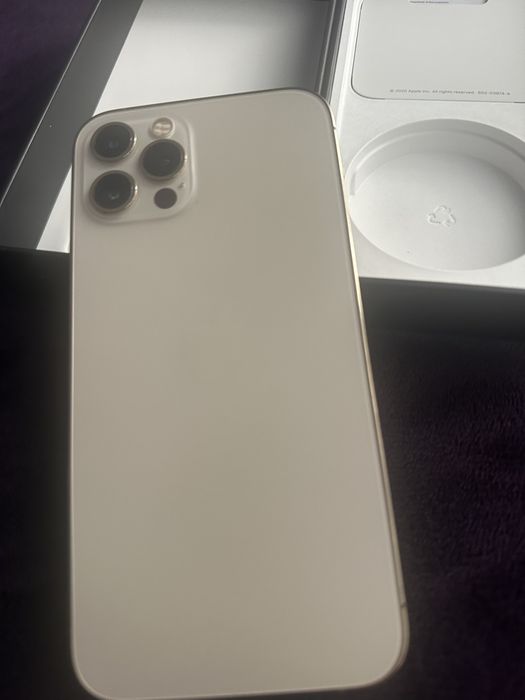 Se vinde Iphone 12 pro 256 Gb gold , neverlock