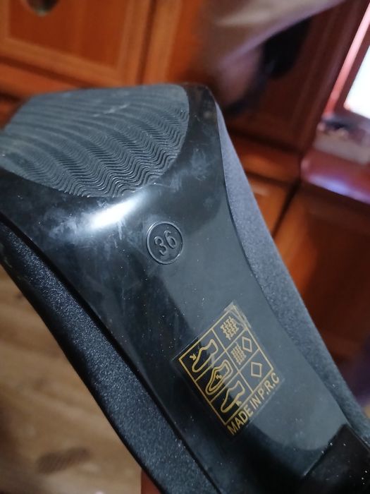 Pantofi eleganți cu toc subțire