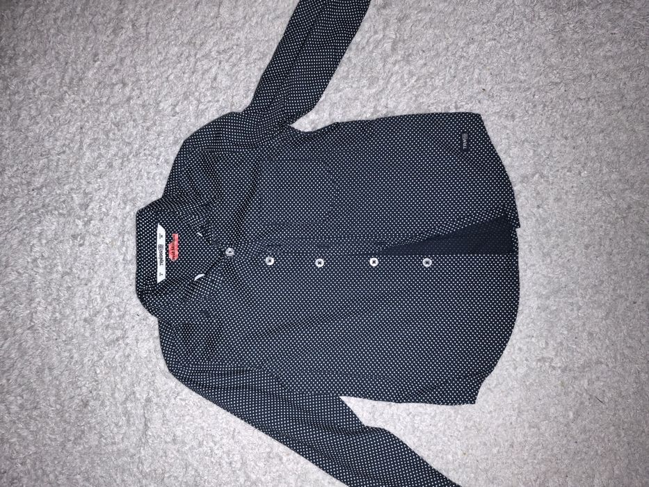 Vând lot cămăși băieți