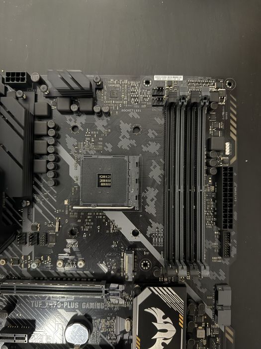 Placa de baza X470 Asus TUF