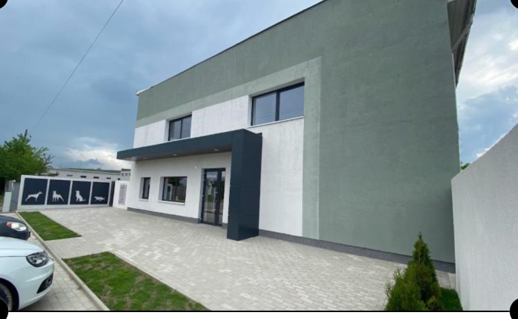 Vând cladire servicii/birouri Deva